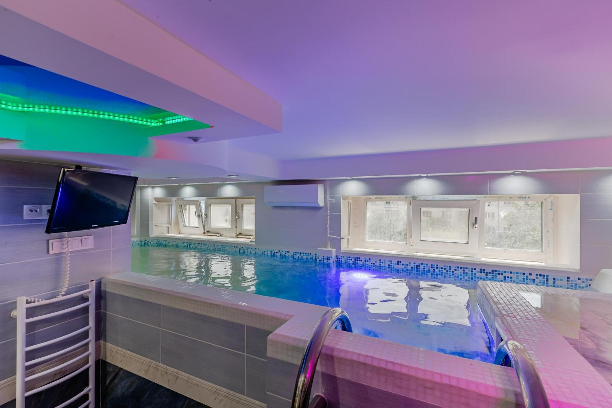 Luxury Apartment With Pool And Hammam Kiev Esterno foto
